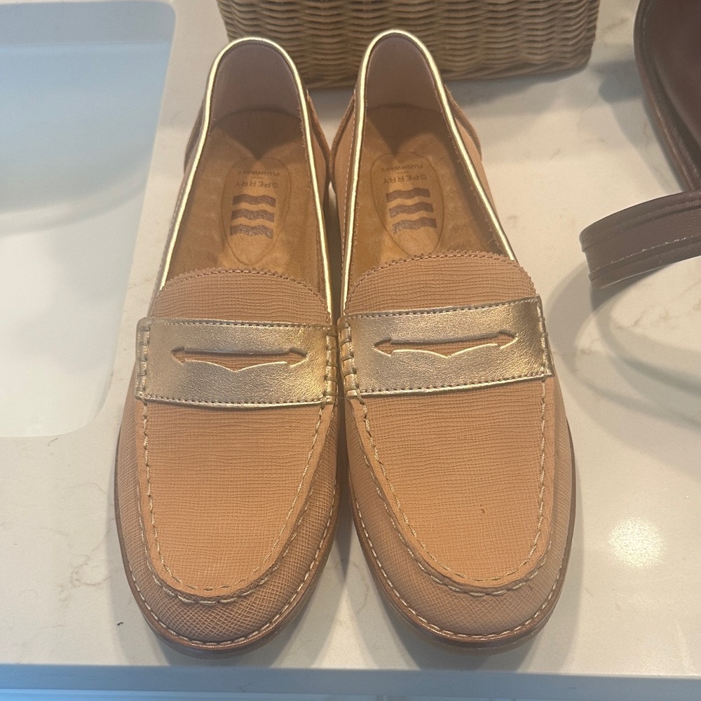 Dusty rose Sperrys